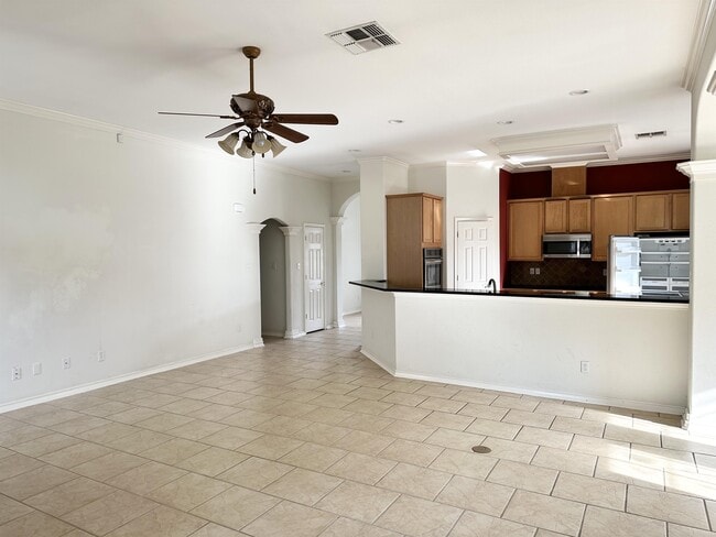 Building Photo - 7613 Bayonne Dr