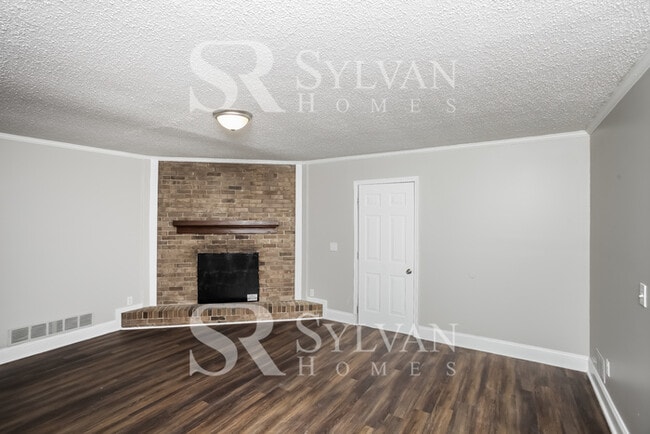 Building Photo - Carve Out a Great Life Here!