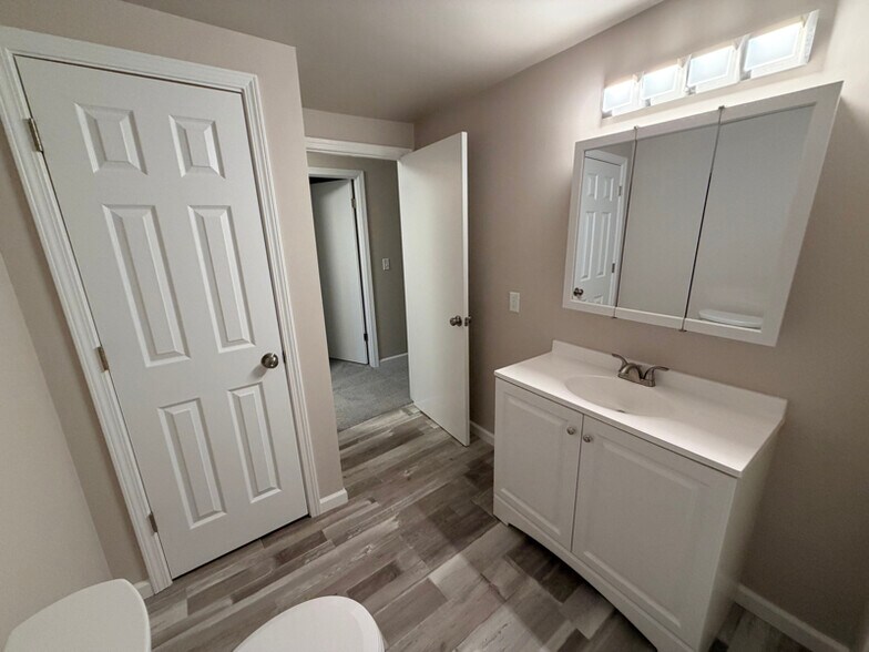 Building Photo - 2717 Oppenheim Ct