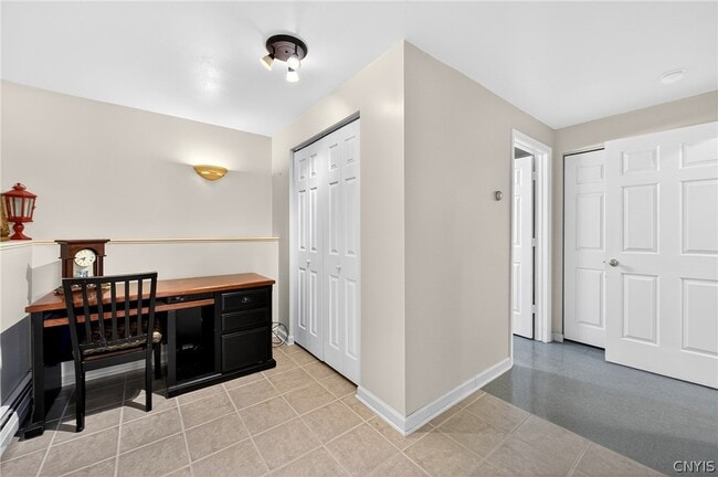Building Photo - 8237 Mantova Dr