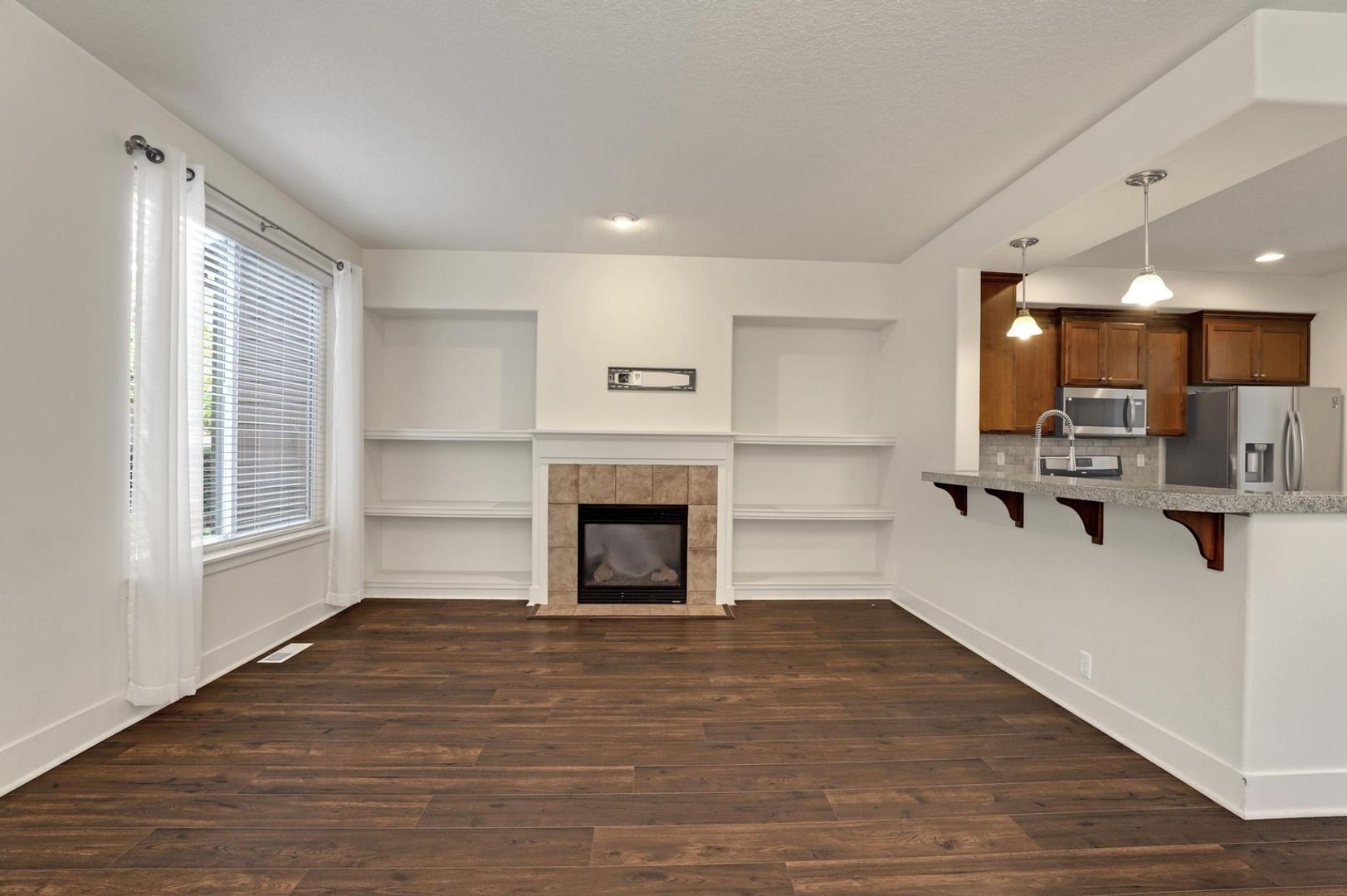 Building Photo - 10533 NE Avery Way