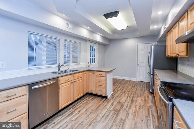 Building Photo - 1303 Port Echo Ln