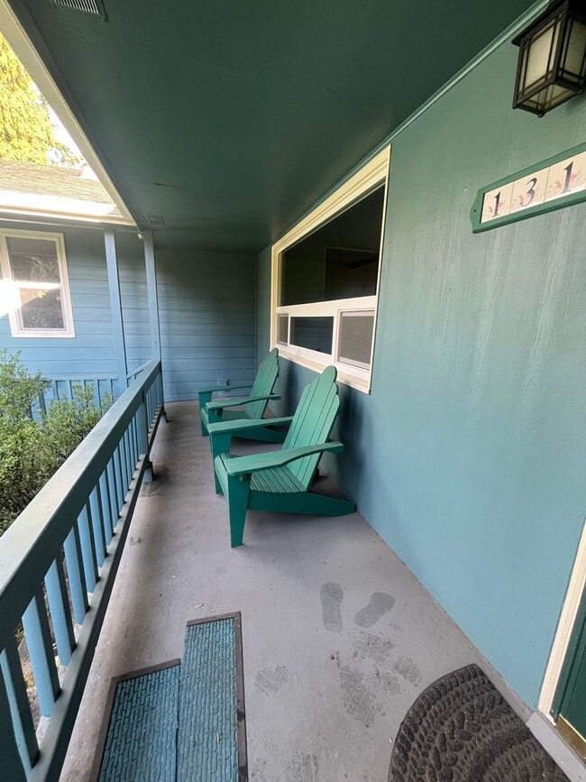 Building Photo - 2-Bedroom 1-Bathroom home off River Road