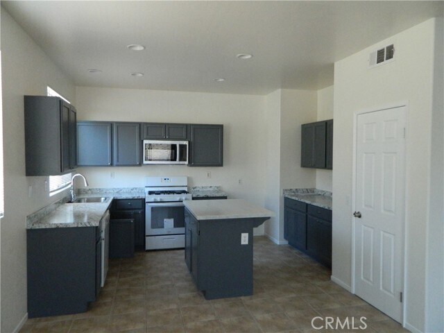 Building Photo - 32945 Serena Way