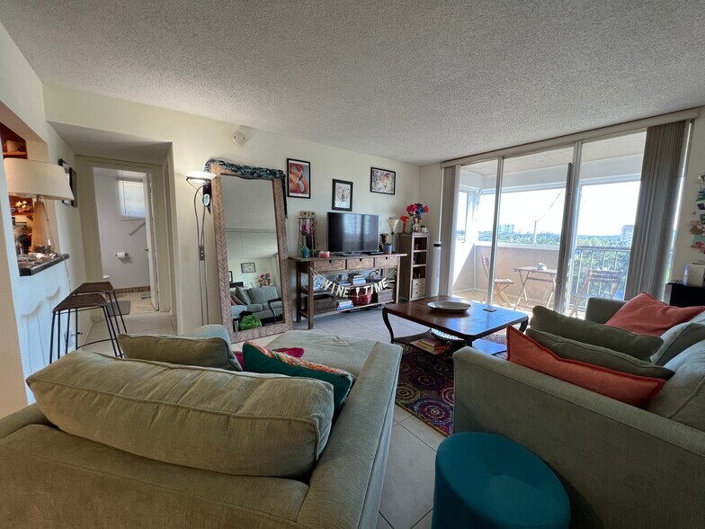 Living Room towards Patio - 777 S Federal Hwy