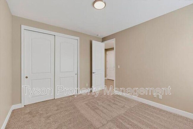 Building Photo - 1222 Fascination St NE