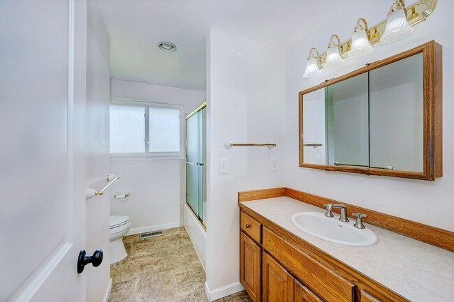 Building Photo - Lynnwood Rambler