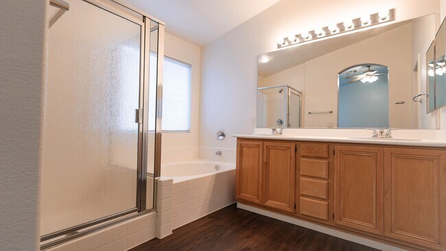 Building Photo - Beautiful Single Story Home with New Floor...