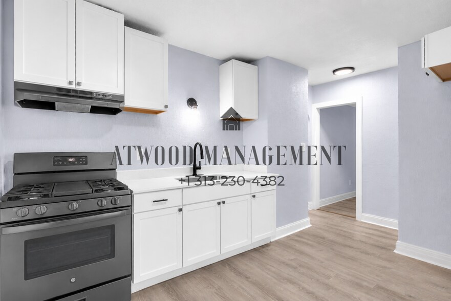 Building Photo - This beautifully updated 3-bedroom, 1-bath single-family home is ready for move-in!