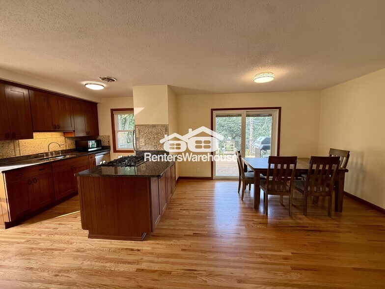 Building Photo - 8217 Harrison Cir