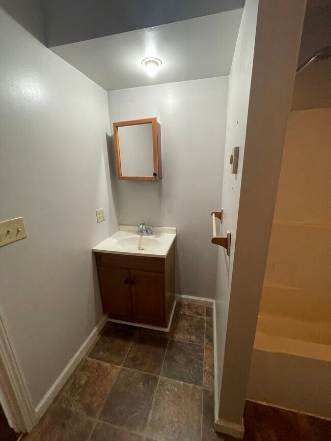 Building Photo - 201 W Main St