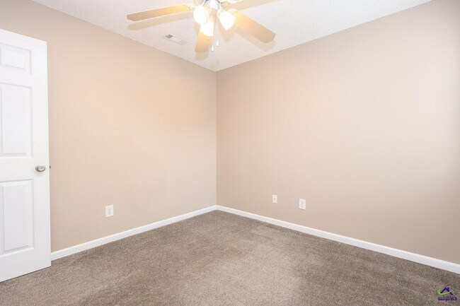 Building Photo - 103 Lions Gate