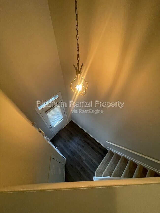 Building Photo - 5545 Weddington Dr