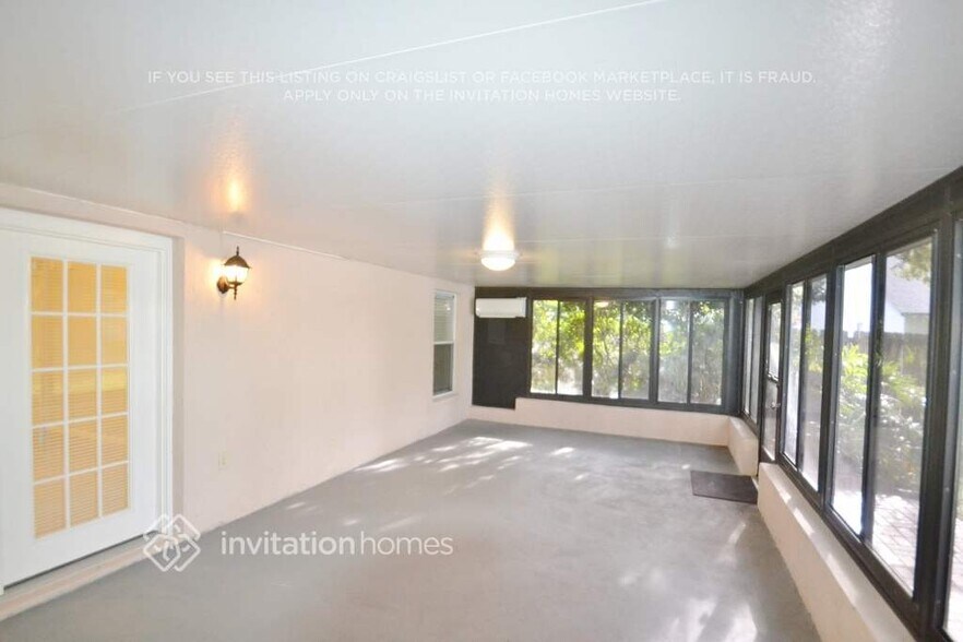 Building Photo - 10323 Ashley Oaks Dr