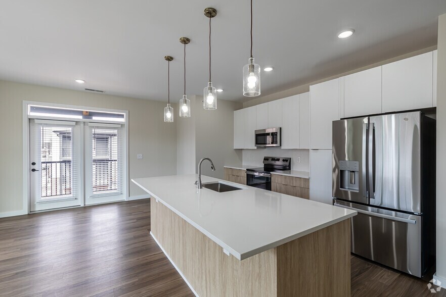 2BR, 2BA -1,195Sf - Kitchen - Kelson Row at Rocky Hill