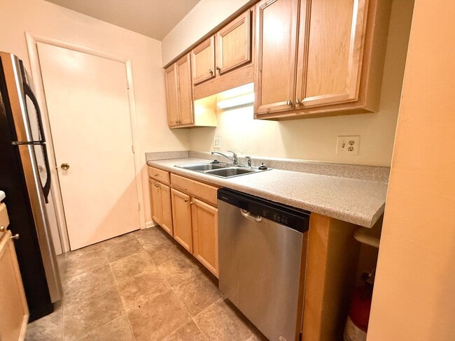 Building Photo - Cedar Hill Condos - Vitalius