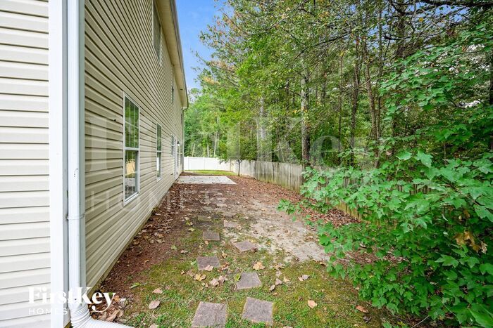 Building Photo - 2143 Silva Dr