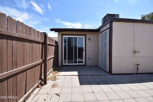 Building Photo - 3120 N 67th Ln