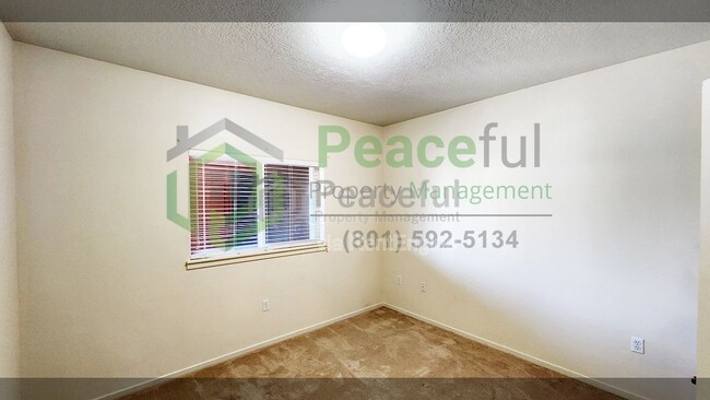 Building Photo - 4340 S Highland Dr