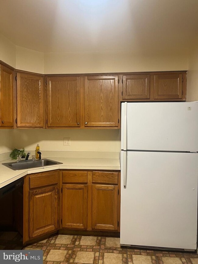 Building Photo - 8720 Grasmere Ct