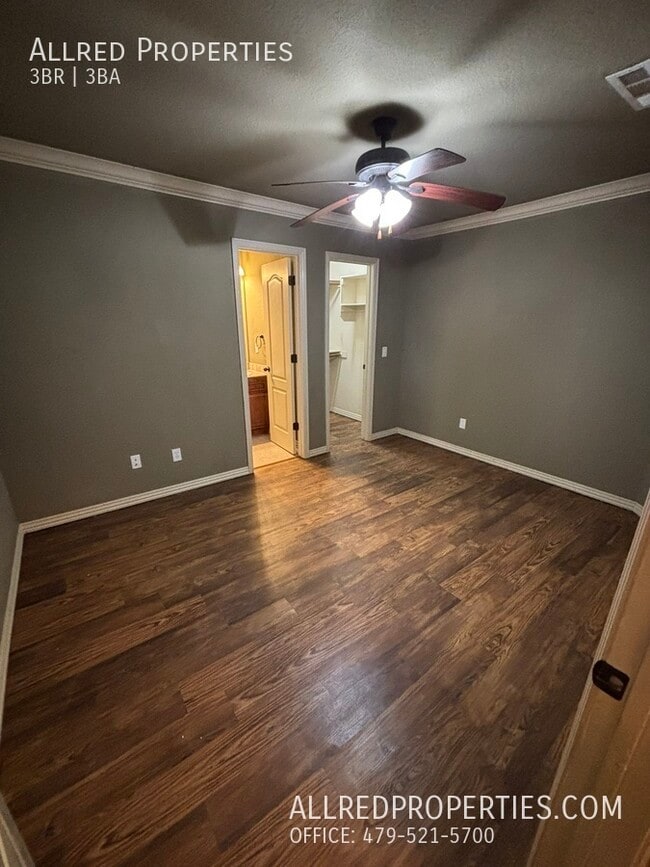 Building Photo - 52 S Ray Ave