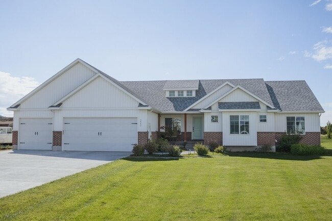 Primary Photo - 3951 Woodland Dr
