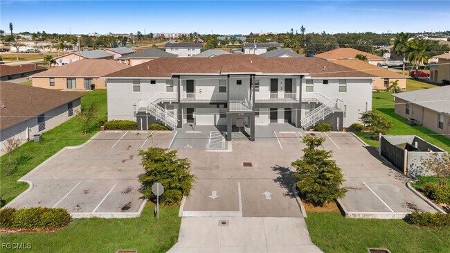 Building Photo - 275 SW 4th St