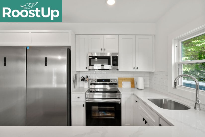 Building Photo - RoostUp Furnished Private Bedroom with Pri...