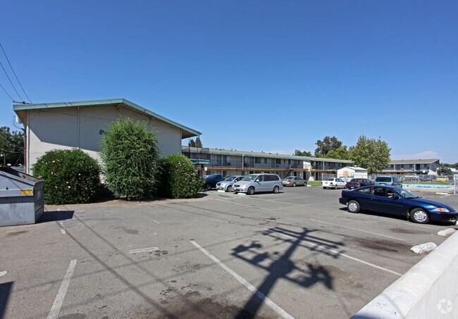 Primary Photo - Beale Star Apartments