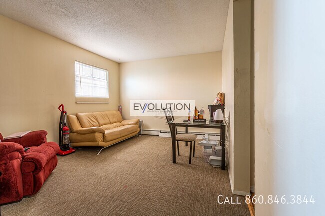 Building Photo - 71 Williams St