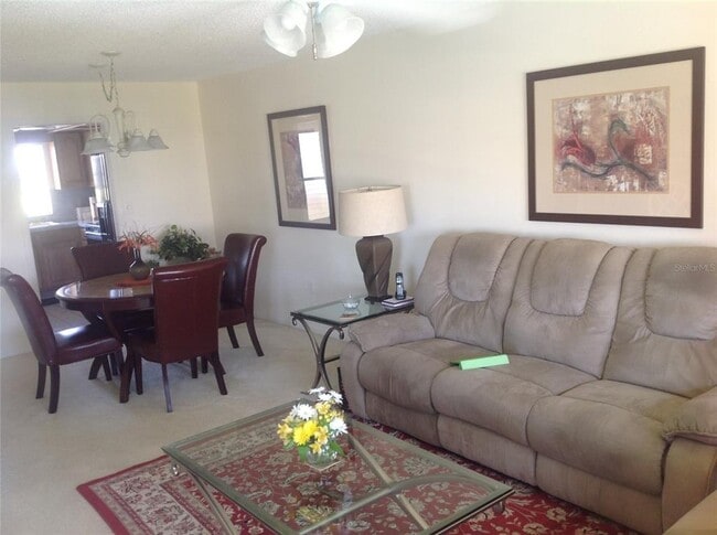Building Photo - 4575 Cove Cir