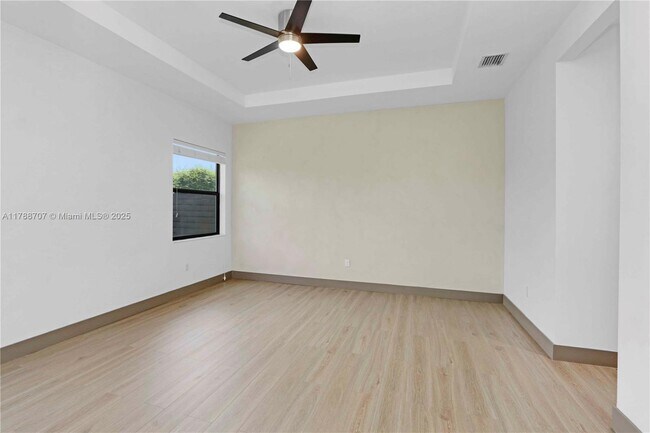 Building Photo - 15957 SW 136 Way