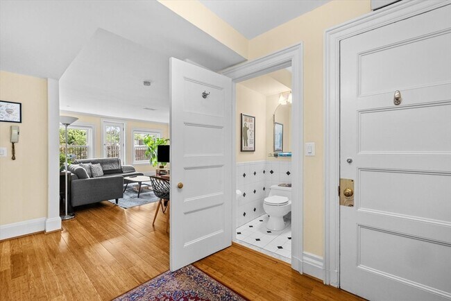 Building Photo - 1757 Beacon St