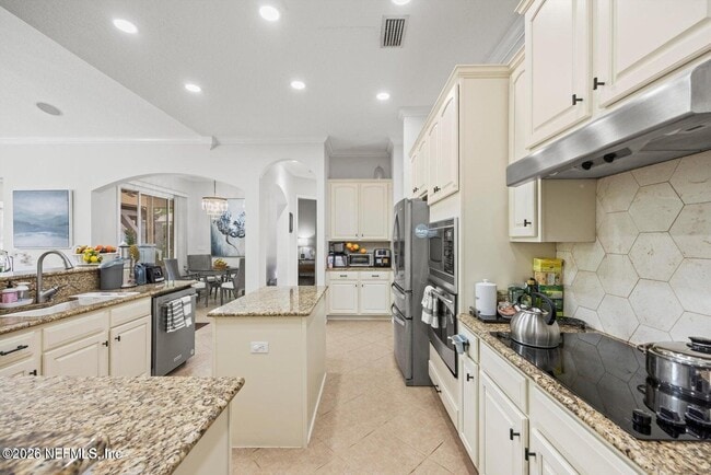 Building Photo - 552 Saddlestone Dr