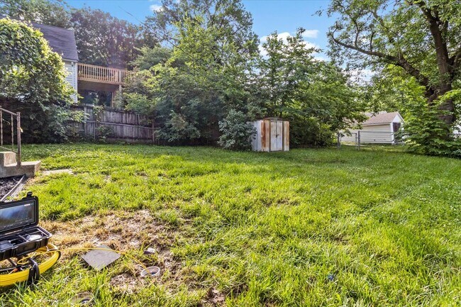 Building Photo - 319 Elm St