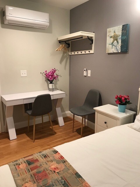 302 Bedroom - 3505 Race St