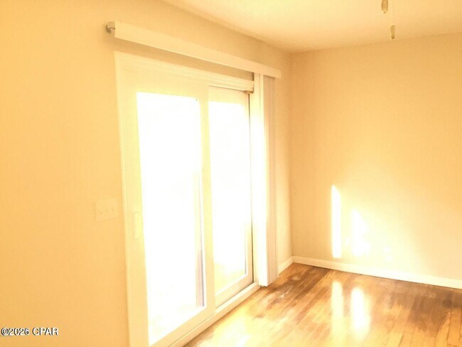 Building Photo - 1025 W 19th St