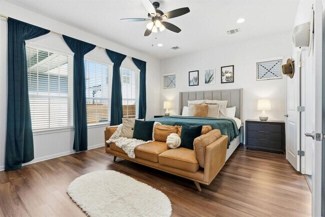 Building Photo - 8704 Apogee Blvd