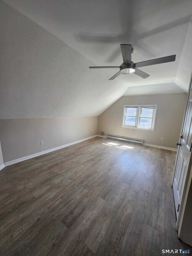 Building Photo - 231 Winthrop St