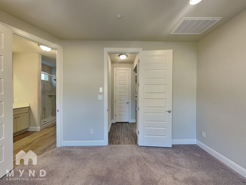 Building Photo - 2605 Sam Bass Rd