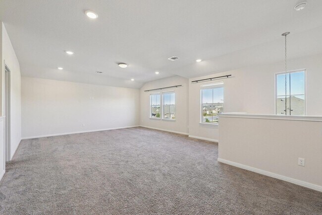 Building Photo - 308 Castlefields St