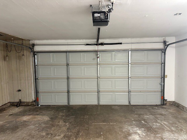 Building Photo - 1000 S Howard Ave