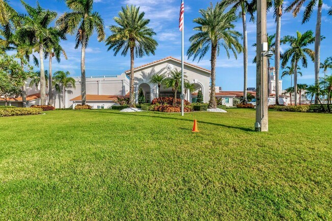 Building Photo - 6193 Pointe Regal Cir