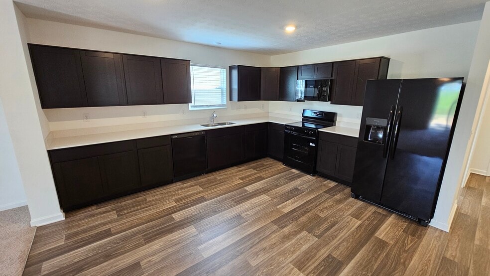 Kitchen - 4209 Tingle Dr