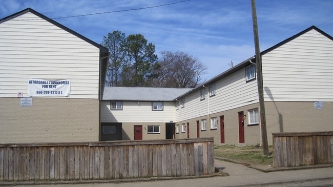 Building Photo - Lynnhaven Apartments