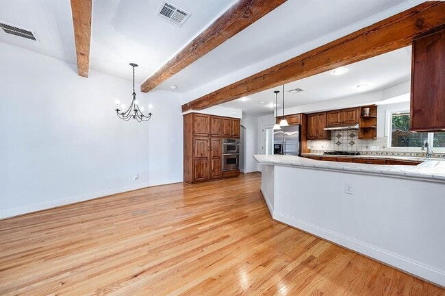 Building Photo - 6825 Bellgreen Dr