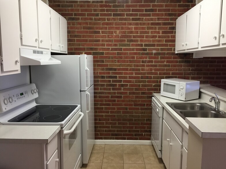 Building Photo - 807 West Trinity Avenue