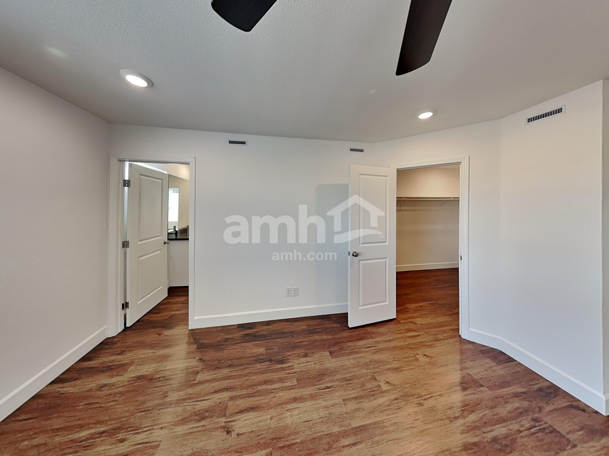 Building Photo - 8927 Tiger Tooth Ave
