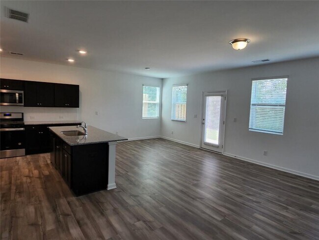 Building Photo - 6145 Langdon Way