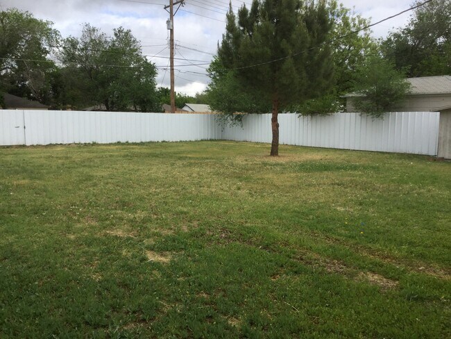 Building Photo - Pre-Leasing - Traditional Home in Tech Terrace near J&B Coffee!